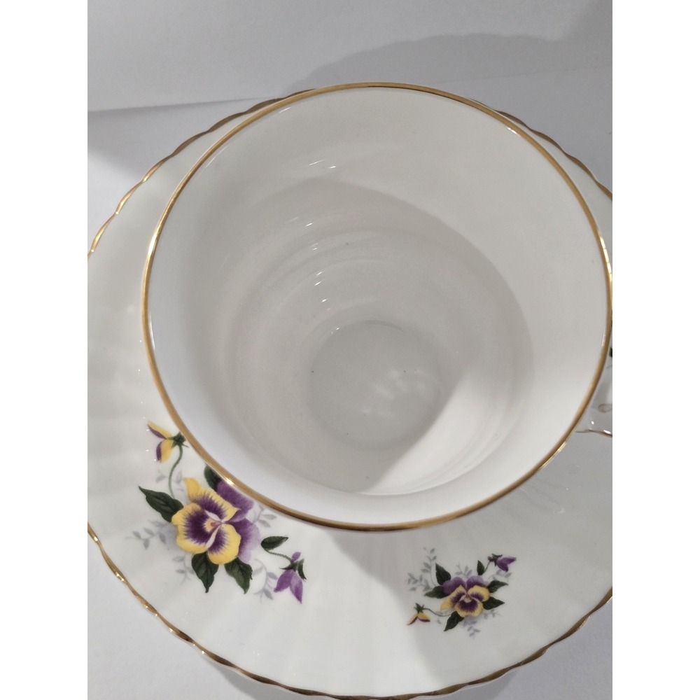 Royal Windsor Fine Bone China Cup and Saucer Set Pansies England Purple Floral - Picture 4 of 6